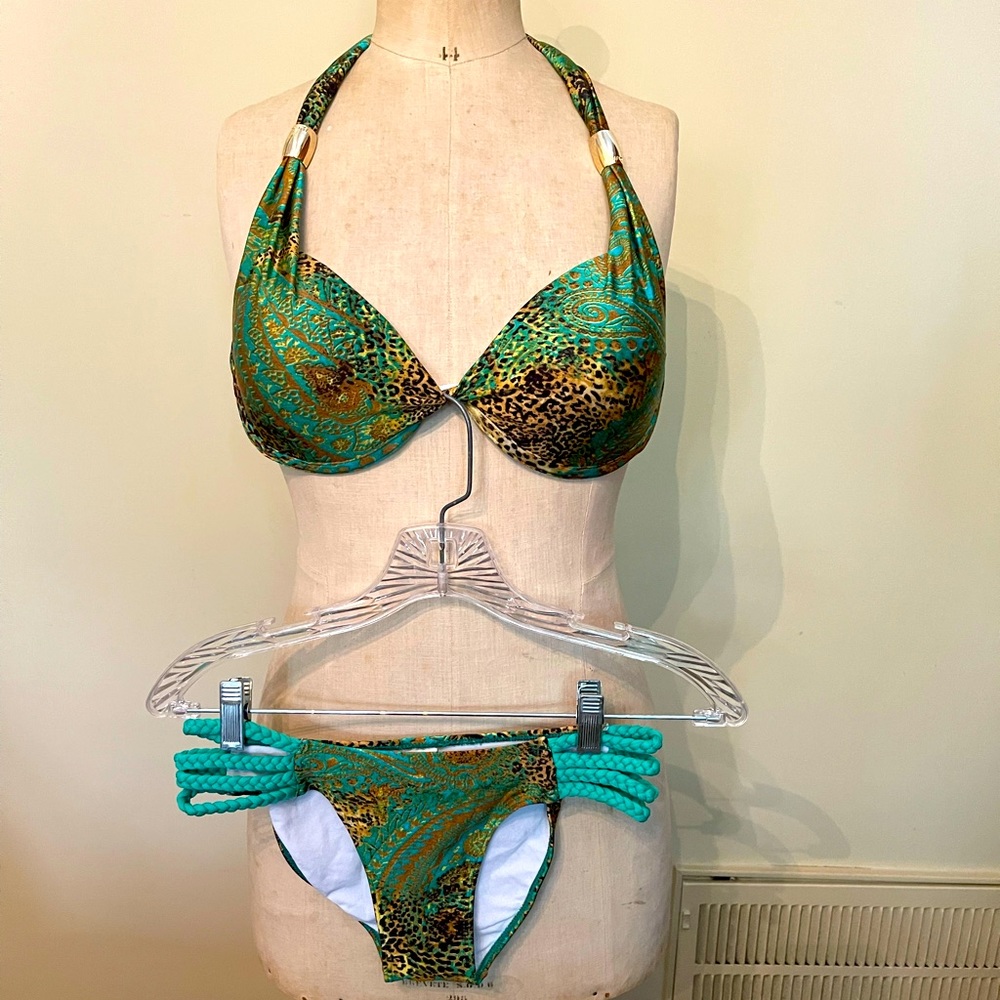 Animal print bikini. Made in Brazil by Guria.